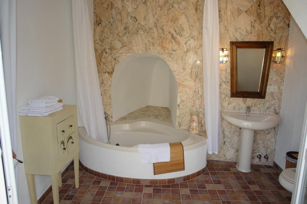 Casa Rural Plaza De Santa Maria Cazorla Buitenkant foto